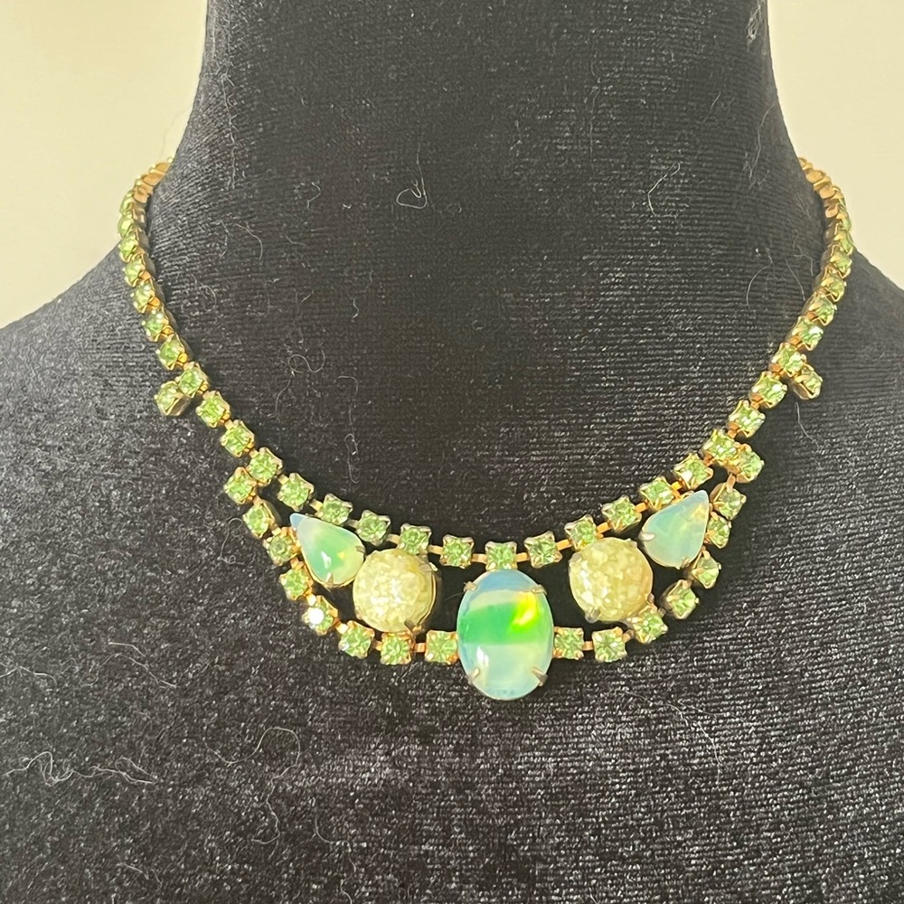 Vintage 1950s Green Rhinestones Blue Green White Glass Cabochons Necklace 14” - Picture 5 of 12